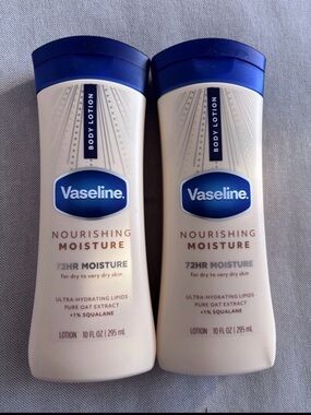 Vaseline Nourishing Moisture Body Lotion - Cream & Blue